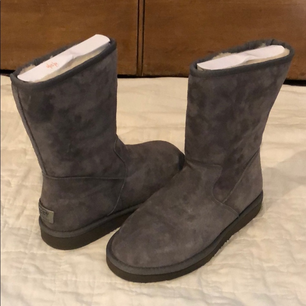 UGG pierce boot